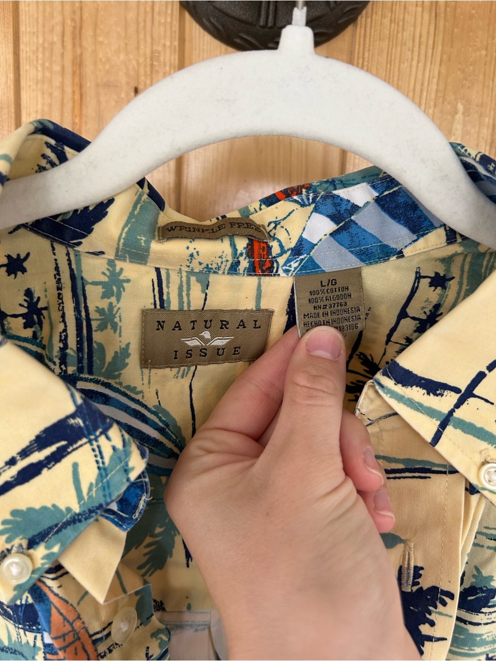 Men’s Natural Issue Tropical Button Down 100% Cotton Wrinkle Free Size Large - Picture 2 of 5